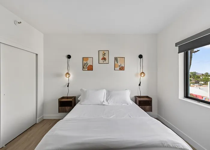 Astral Desert Apartment *